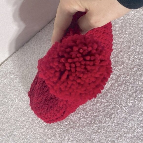 5/$25 Handmade Red Knit Crochet Toque Beanie With Pom Pom - Picture 6 of 8